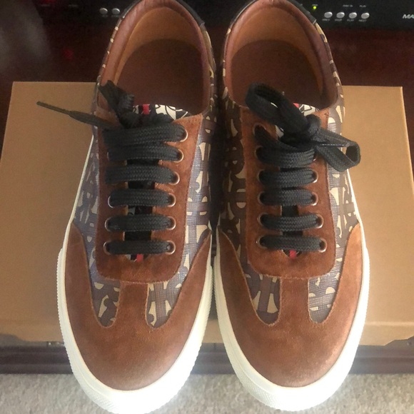 Burberry sneakers  NWT - Picture 3 of 15